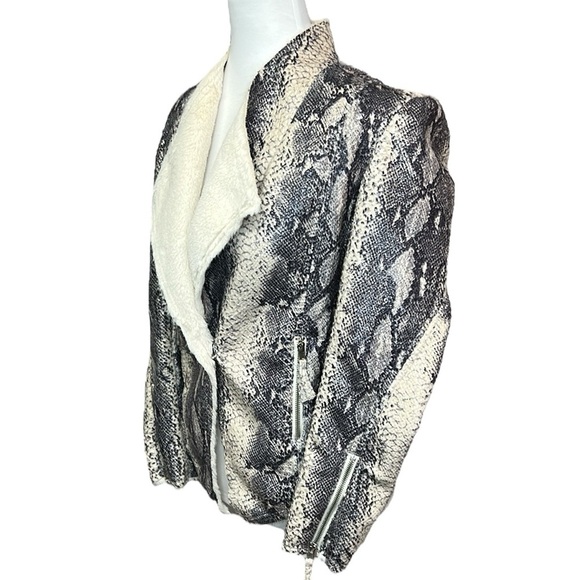 Bebe Snake Skin Print Jacket - Picture 2 of 7